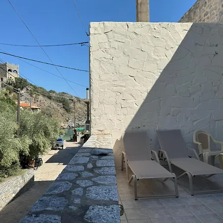 Alypa Pyrgos * Lagia