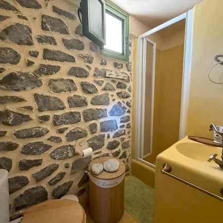 Alypa Pyrgos Holiday home *